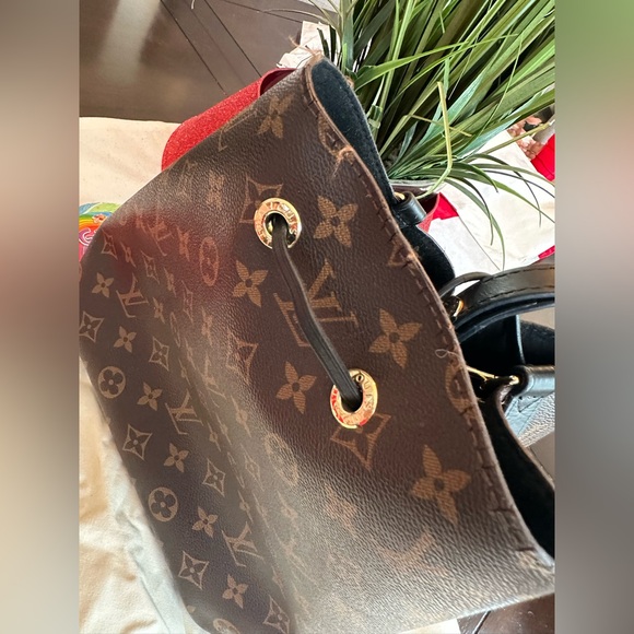 Louis Vuitton Neonoe - Picture 5 of 8